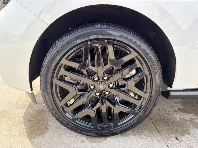 2026 Star White Metallic Tri-Coat Ford Expedition Platinum 4X4 SUV
