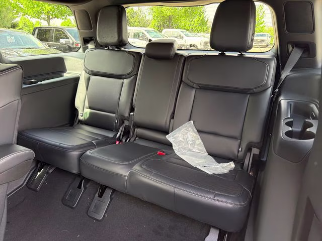 2026 Star White Metallic Tri-Coat Ford Expedition Platinum 4X4 SUV