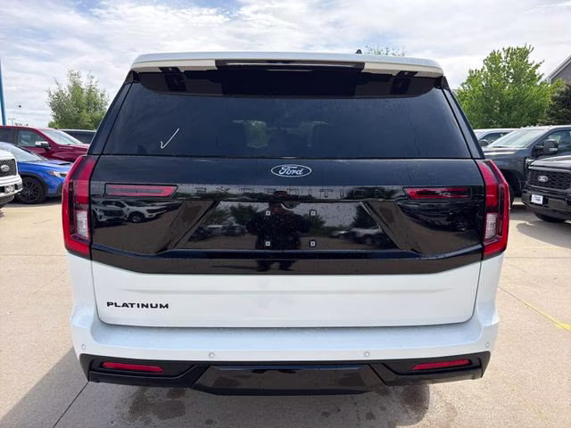 2026 Star White Metallic Tri-Coat Ford Expedition Platinum 4X4 SUV