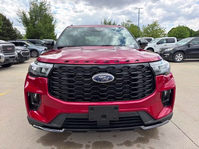 2026 Rapid Red Metallic Tinted Clearcoat Ford Explorer ST-Line 4X4 SUV