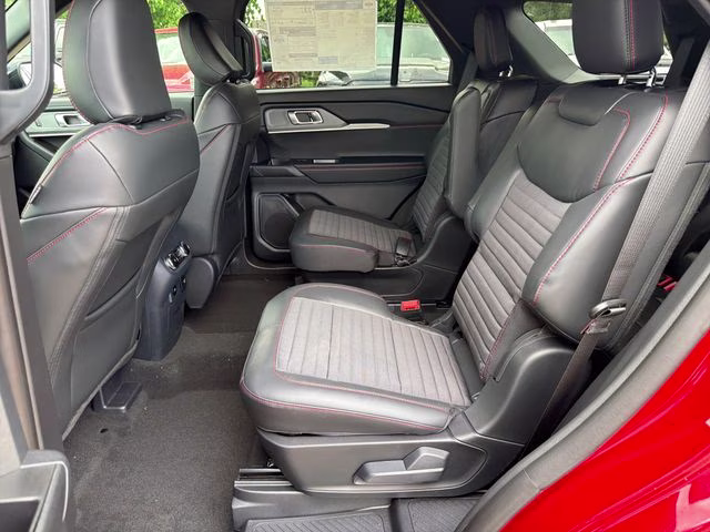 2026 Rapid Red Metallic Tinted Clearcoat Ford Explorer ST-Line 4X4 SUV