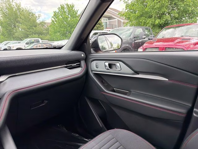 2026 Rapid Red Metallic Tinted Clearcoat Ford Explorer ST-Line 4X4 SUV