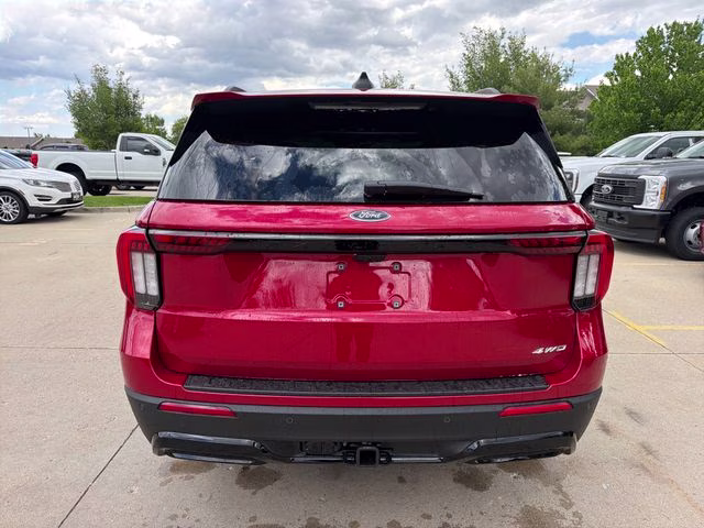 2026 Rapid Red Metallic Tinted Clearcoat Ford Explorer ST-Line 4X4 SUV