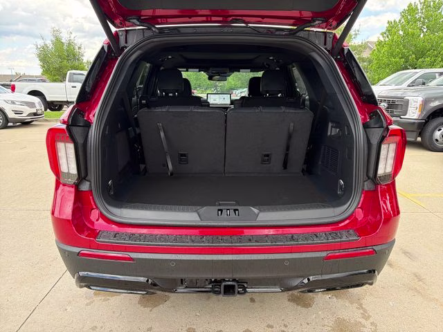 2026 Rapid Red Metallic Tinted Clearcoat Ford Explorer ST-Line 4X4 SUV