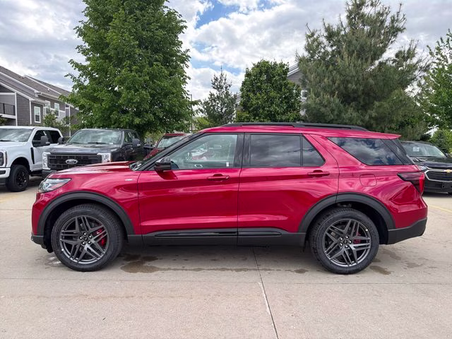 2026 Rapid Red Metallic Tinted Clearcoat Ford Explorer ST-Line 4X4 SUV