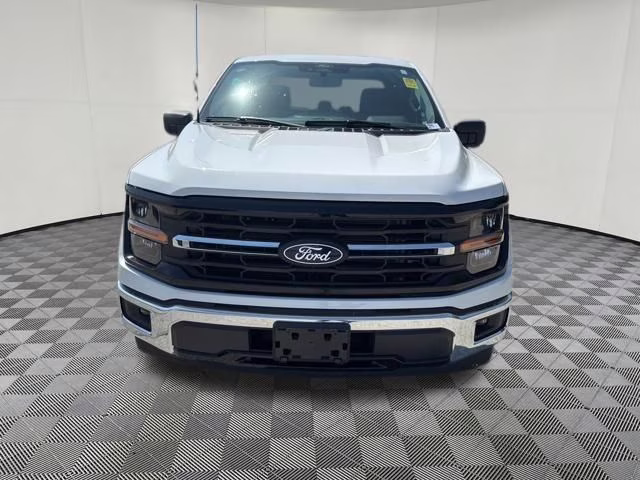 2024 Oxford White Ford F-150 XLT RWD Truck