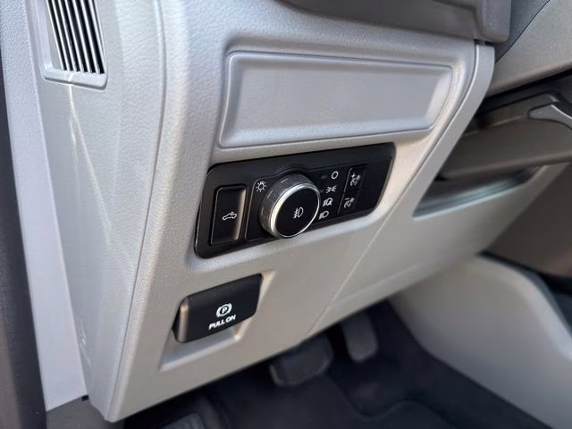 2024 Oxford White Ford F-150 XLT RWD Truck