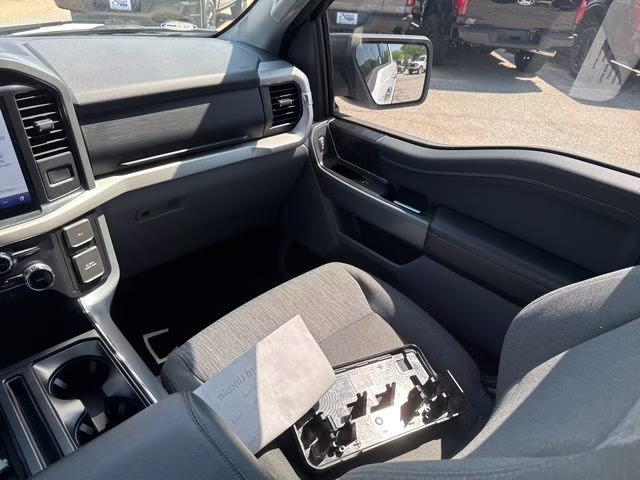 2022 Oxford White Ford F-150 XLT 4X4 Truck