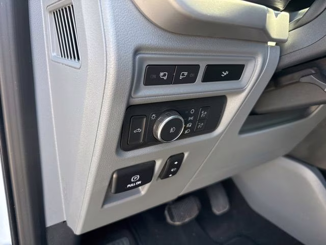 2022 Oxford White Ford F-150 XLT 4X4 Truck