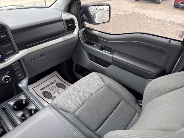 2022 Oxford White Ford F-150 XLT 4X4 Truck