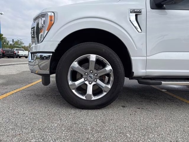 2022 Oxford White Ford F-150 XLT 4X4 Truck