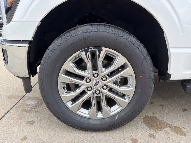 2026 White Ford F-150 Lariat 4X4 Truck