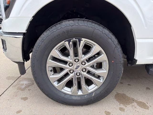 2026 White Ford F-150 Lariat 4X4 Truck