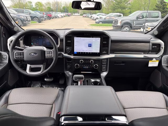 2026 White Ford F-150 Lariat 4X4 Truck