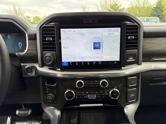 2026 White Ford F-150 Lariat 4X4 Truck