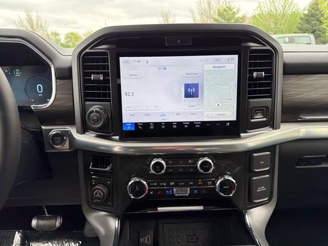 2026 White Ford F-150 Lariat 4X4 Truck