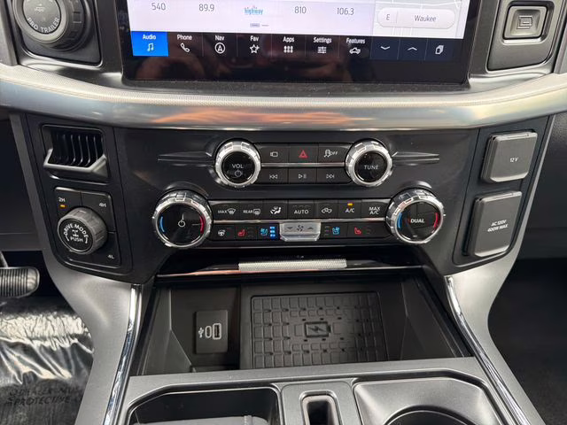 2026 White Ford F-150 Lariat 4X4 Truck