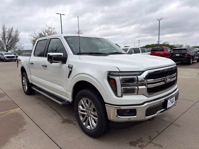 2026 White Ford F-150 Lariat 4X4 Truck