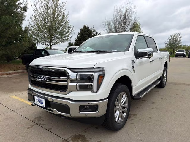 2026 White Ford F-150 Lariat 4X4 Truck