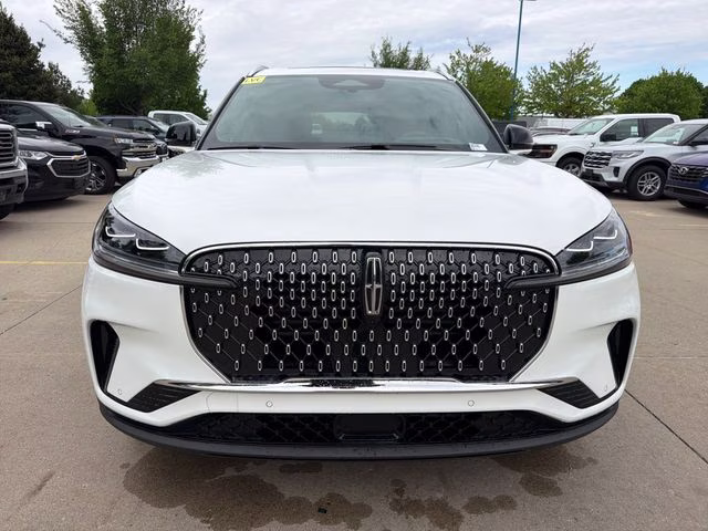 2026 Pristine White Metallic Tri-Coat Lincoln Aviator Reserve AWD SUV
