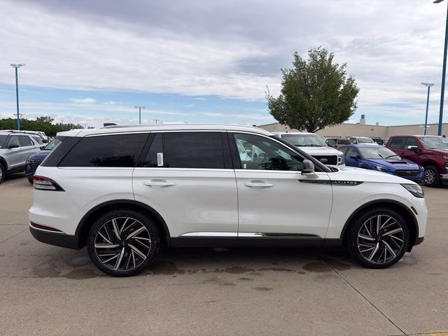 2026 Pristine White Metallic Tri-Coat Lincoln Aviator Reserve AWD SUV
