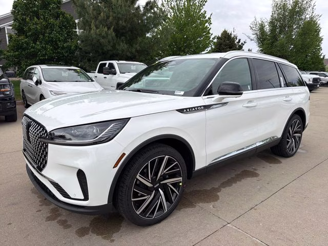 2026 Pristine White Metallic Tri-Coat Lincoln Aviator Reserve AWD SUV