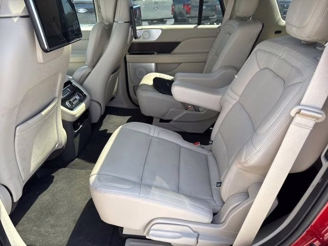 2020 Red Lincoln Navigator Reserve 4X4 SUV