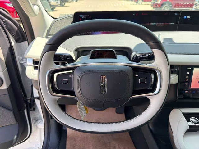 2026 Star White Metallic Tri-Coat Lincoln Navigator L Reserve 4X4 SUV