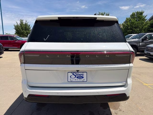 2026 Star White Metallic Tri-Coat Lincoln Navigator L Reserve 4X4 SUV