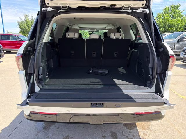 2026 Star White Metallic Tri-Coat Lincoln Navigator L Reserve 4X4 SUV