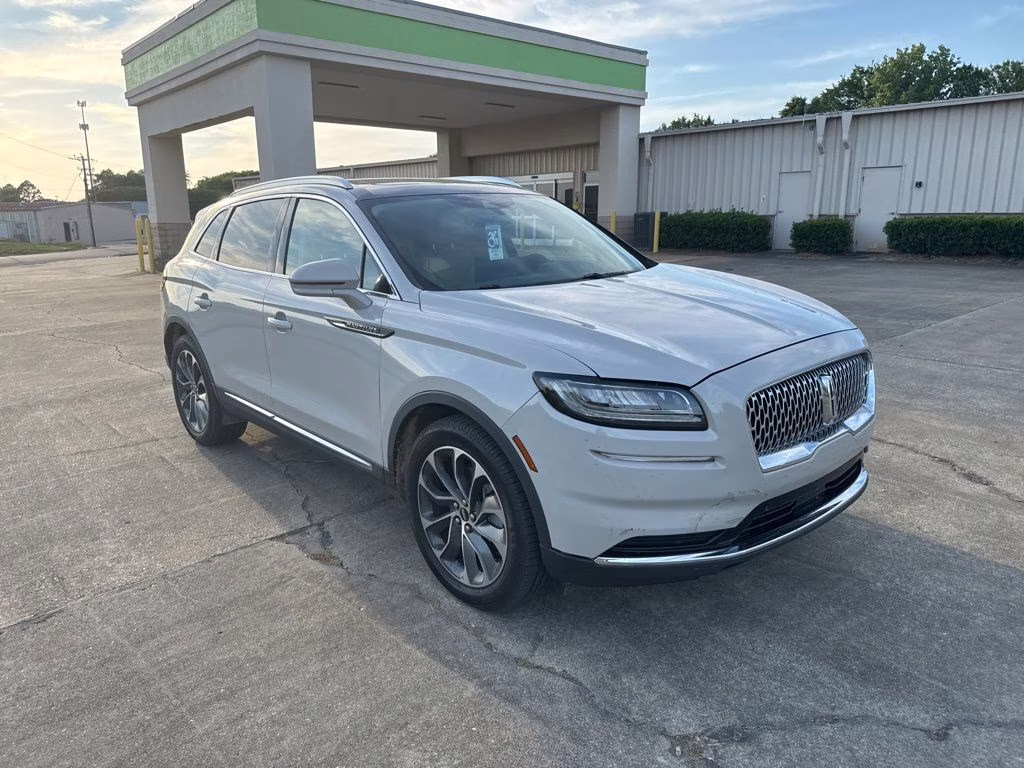 2022 Pearl Metallic Lincoln Nautilus Reserve FWD SUV