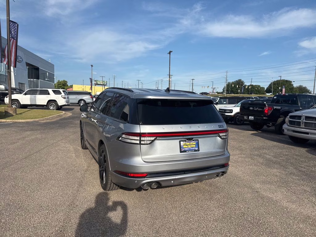 2023 Silver Radiance Metallic Clearcoat Lincoln Aviator Reserve RWD SUV