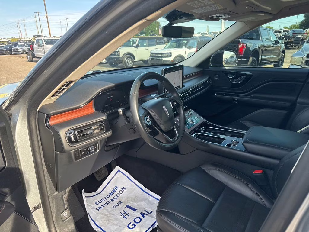 2023 Silver Radiance Metallic Clearcoat Lincoln Aviator Reserve RWD SUV