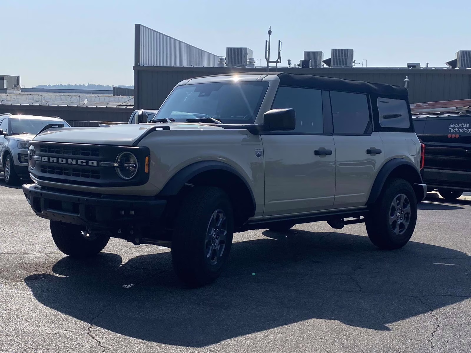 2025 Desert Sand Ford Bronco Big Bend 4X4 SUV