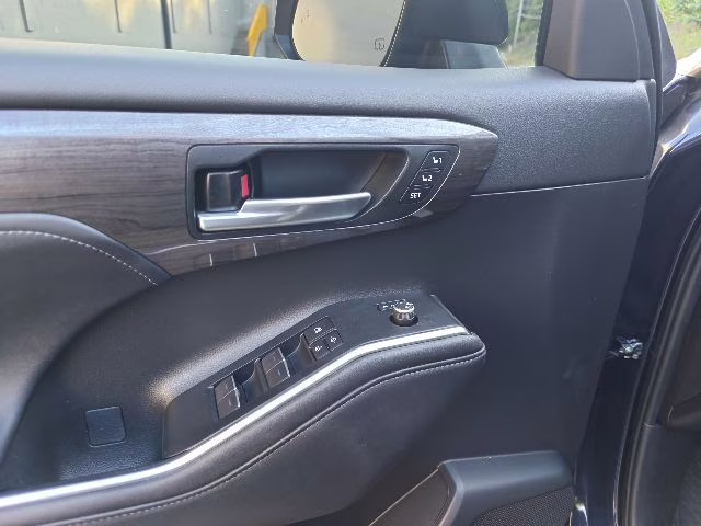 2023 Blueprint Toyota Highlander Platinum FWD SUV