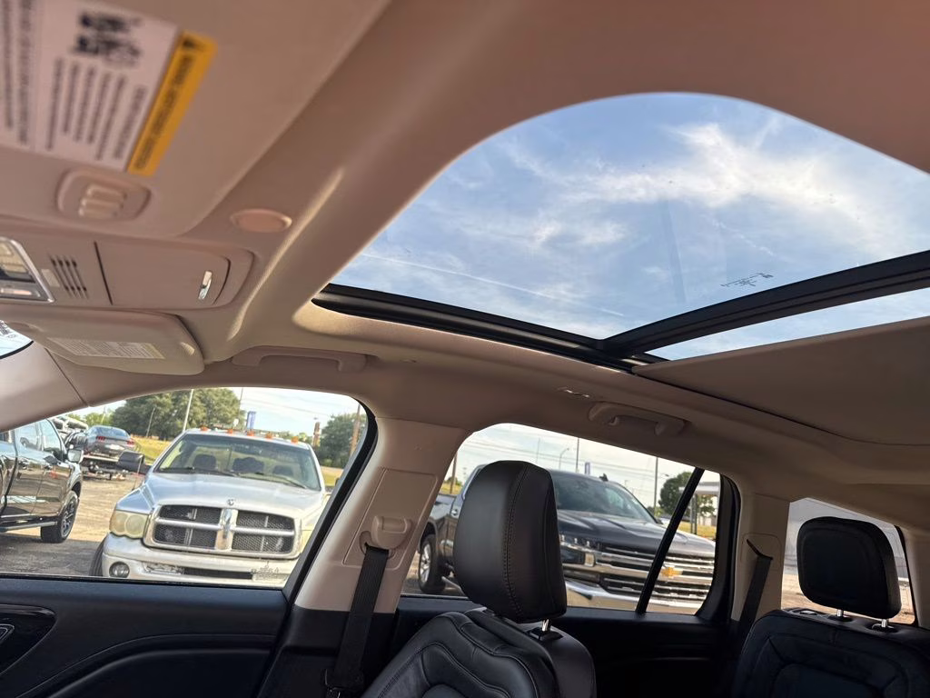 2023 Silver Radiance Metallic Clearcoat Lincoln Aviator Reserve RWD SUV