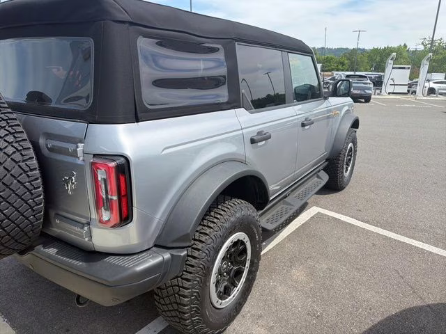 2024 Iconic Silver Metallic Ford Bronco Badlands 4X4 SUV