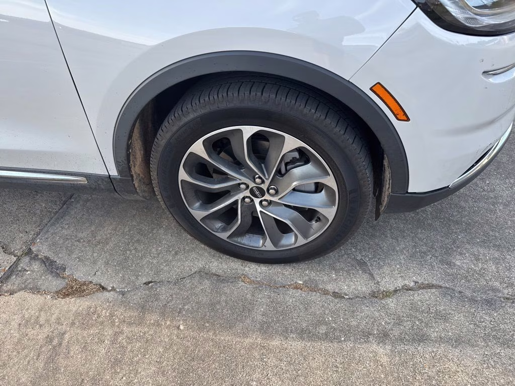 2022 Pearl Metallic Lincoln Nautilus Reserve FWD SUV