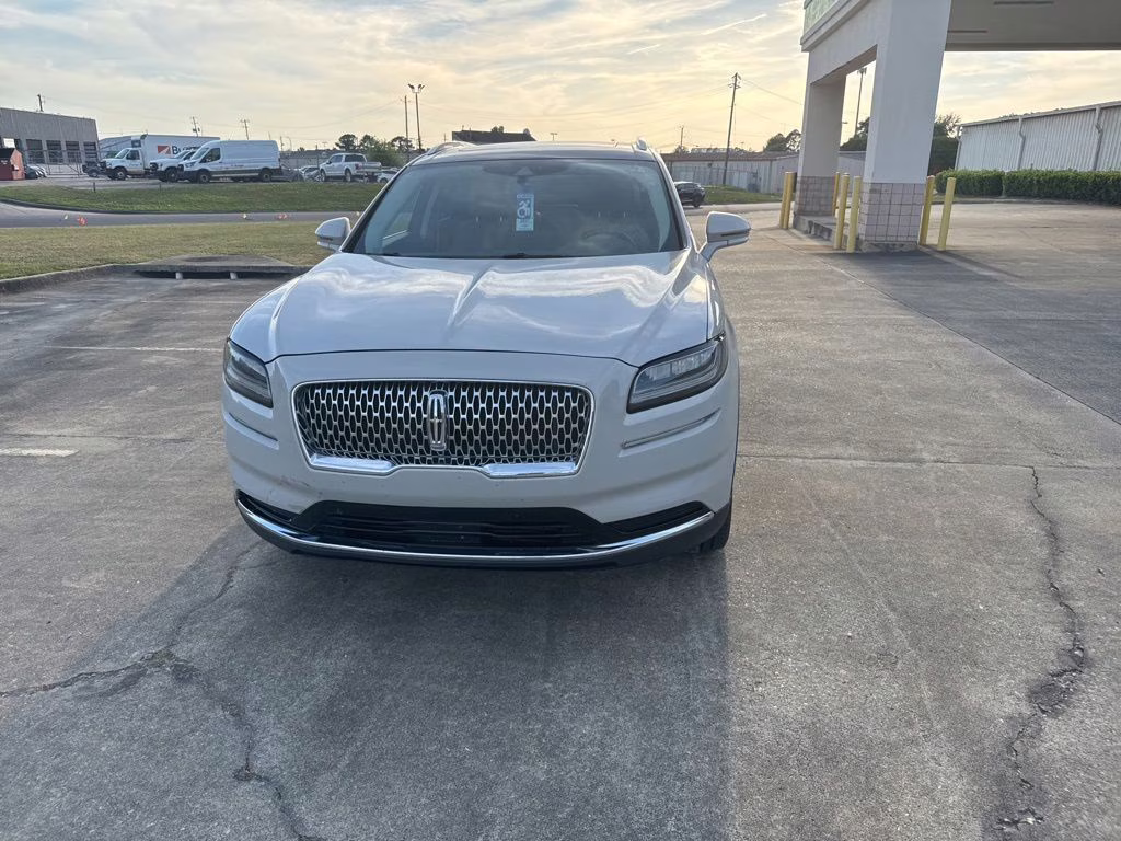 2022 Pearl Metallic Lincoln Nautilus Reserve FWD SUV