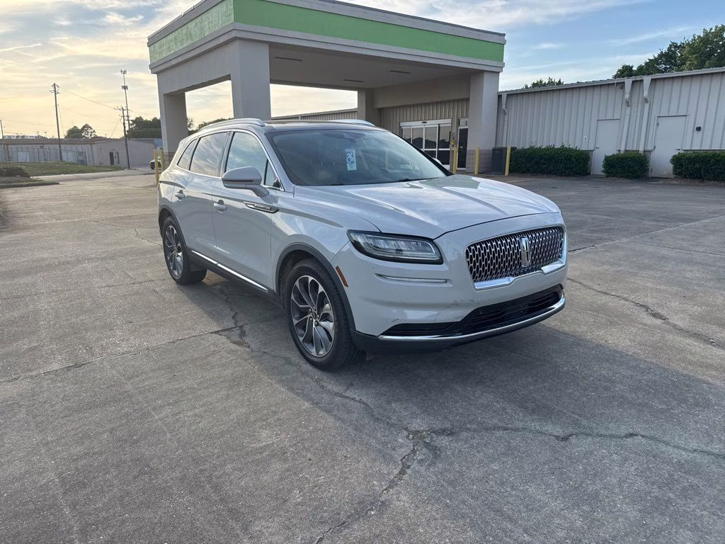 2022 Pearl Metallic Lincoln Nautilus Reserve FWD SUV