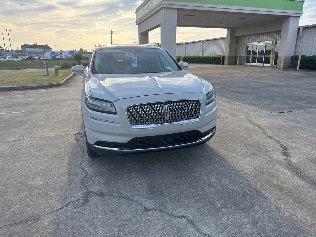 2022 Pearl Metallic Lincoln Nautilus Reserve FWD SUV