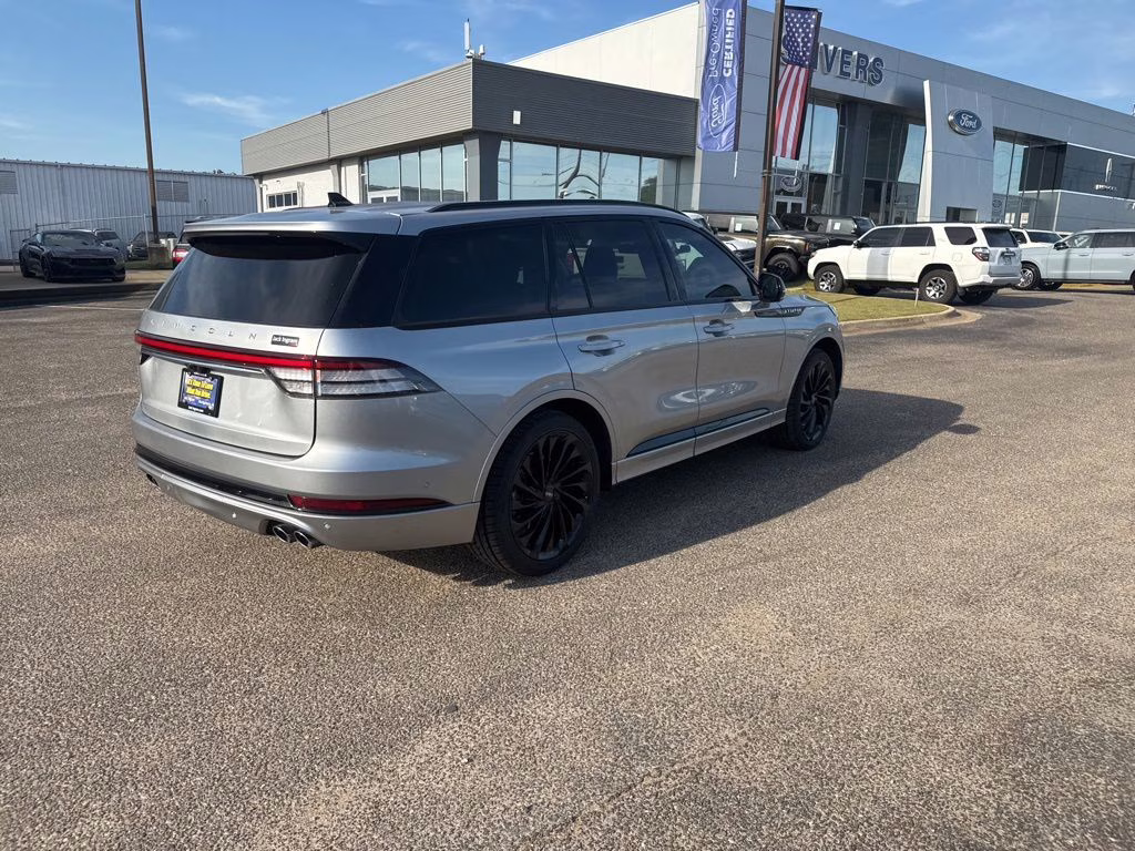 2023 Silver Radiance Metallic Clearcoat Lincoln Aviator Reserve RWD SUV