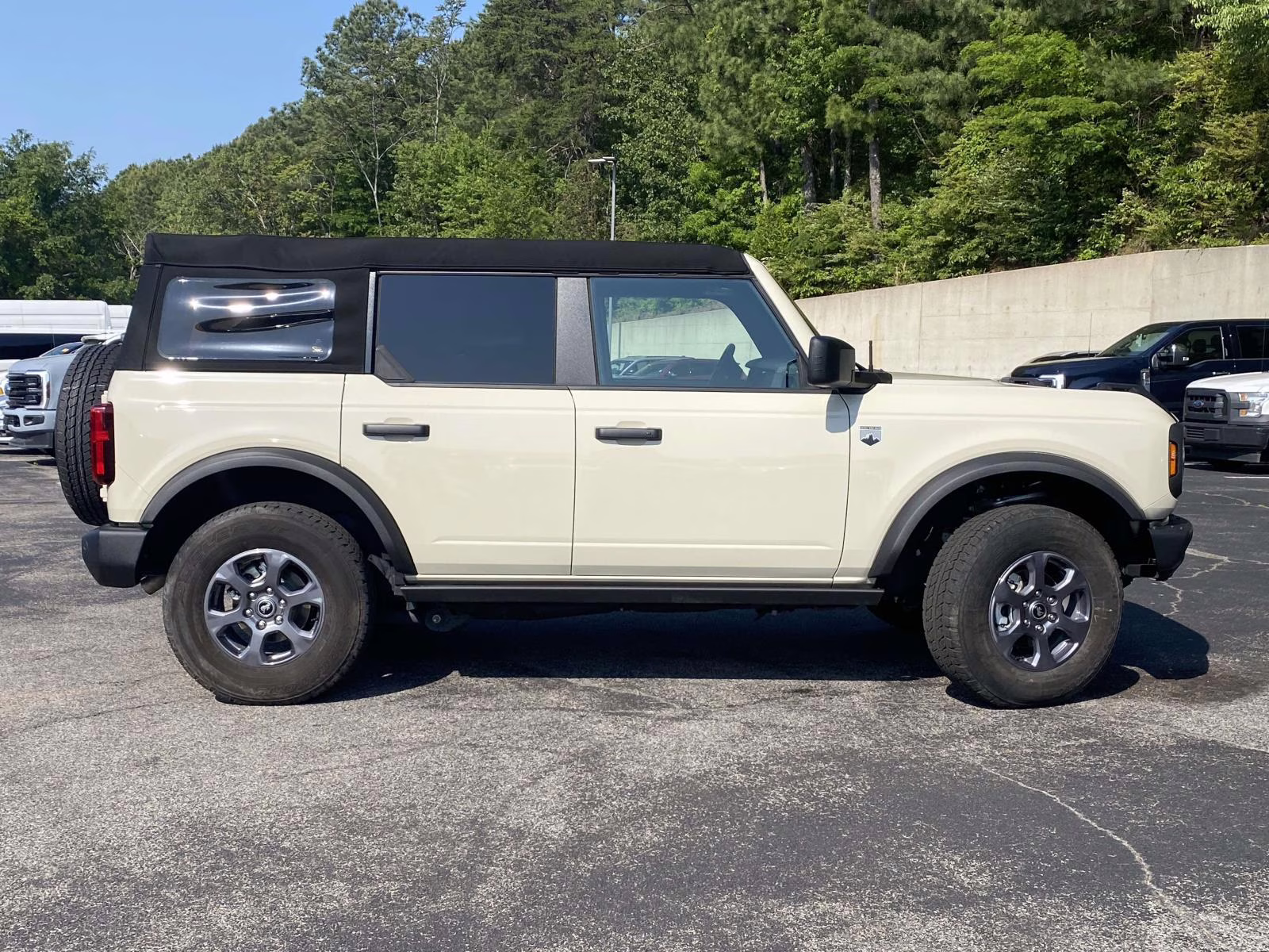 2025 Desert Sand Ford Bronco Big Bend 4X4 SUV