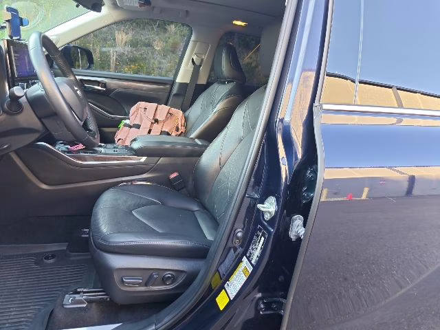 2023 Blueprint Toyota Highlander Platinum FWD SUV