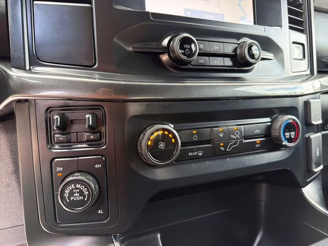 2021 Silver Metallic Ford F-150 XL 4X4 Truck