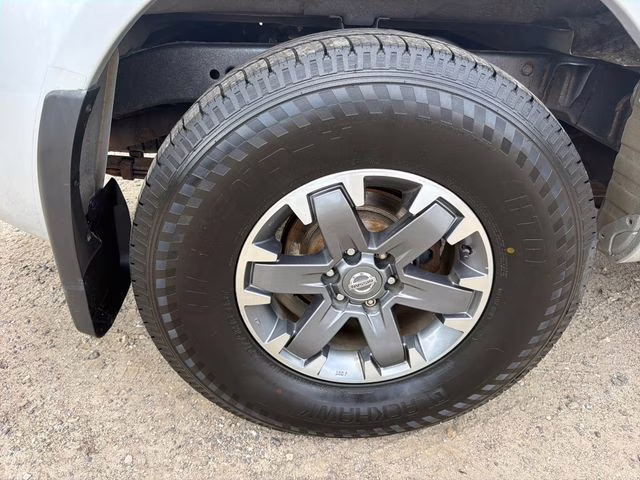 2017 Brilliant Silver Nissan Frontier PRO-4X 4X4 Truck