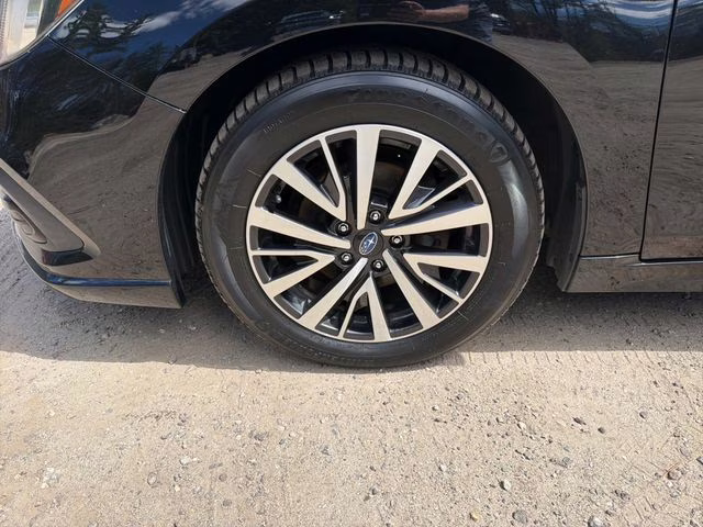 2019 Crystal Black Silica Subaru Legacy 2.5i AWD Sedan