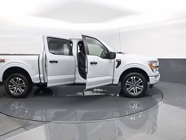 2021 White Metallic Ford F-150 XL 4X4 Truck