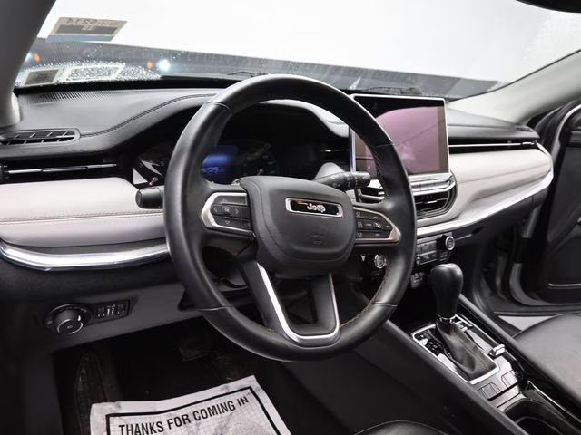 2022 Billet Silver Metallic Clearcoat Jeep Compass Limited 4X4 SUV