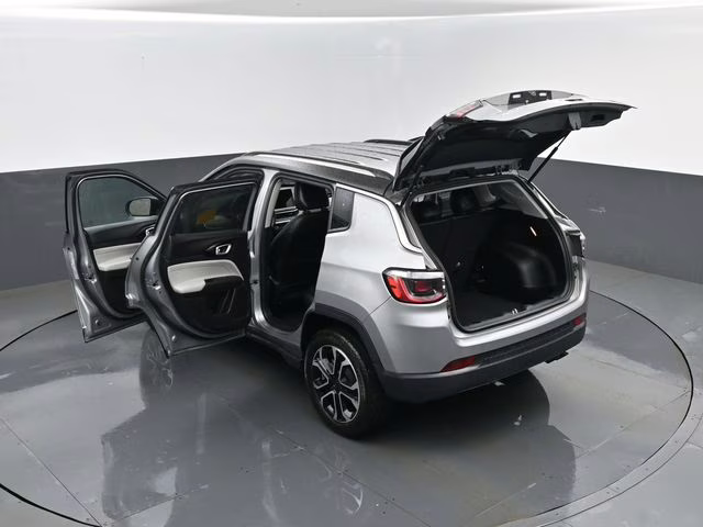 2022 Billet Silver Metallic Clearcoat Jeep Compass Limited 4X4 SUV
